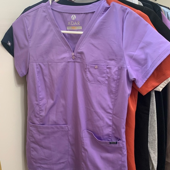 Adar scrub top - Picture 1 of 1